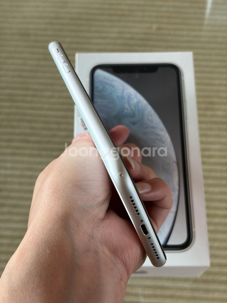 아이폰 xr 화이트 64gb--12