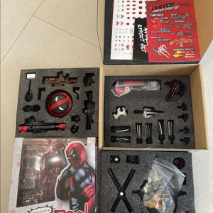 shf 데드풀 타카라토니 웨폰 세트
