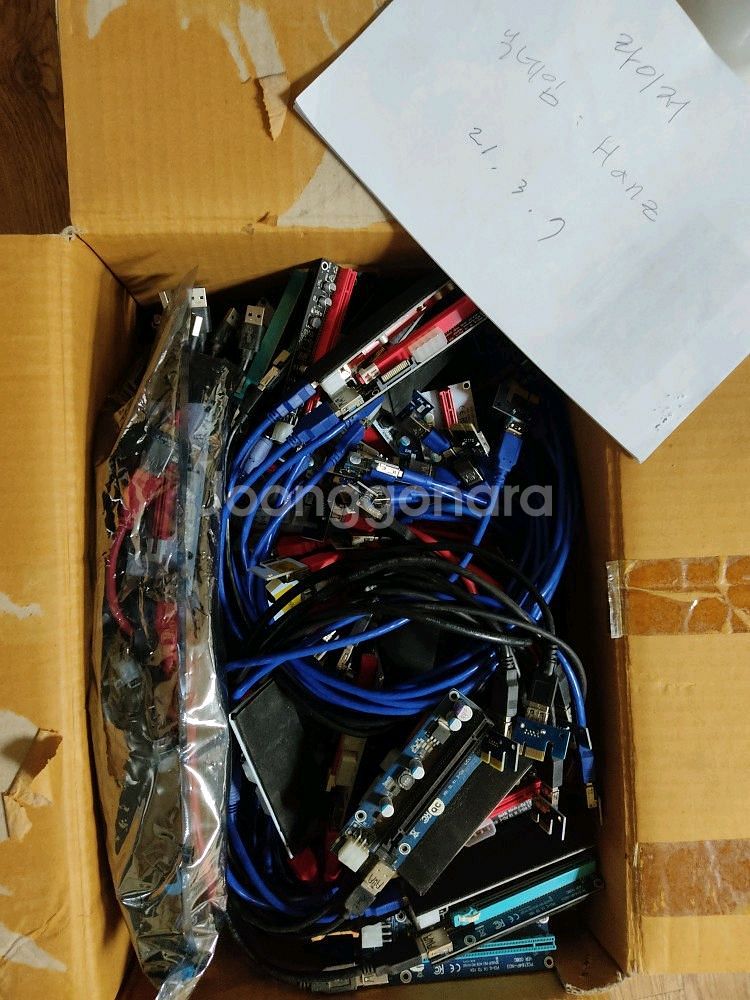 채굴 GPU 라이저 및 SATA 6핀 젠더--1