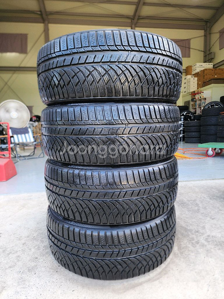 금호 윈터타이어 225 45 18 4본, 스노우타이어--0