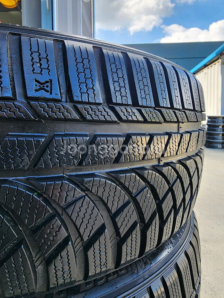 금호 윈터타이어 225 45 18 4본, 스노우타이어--4