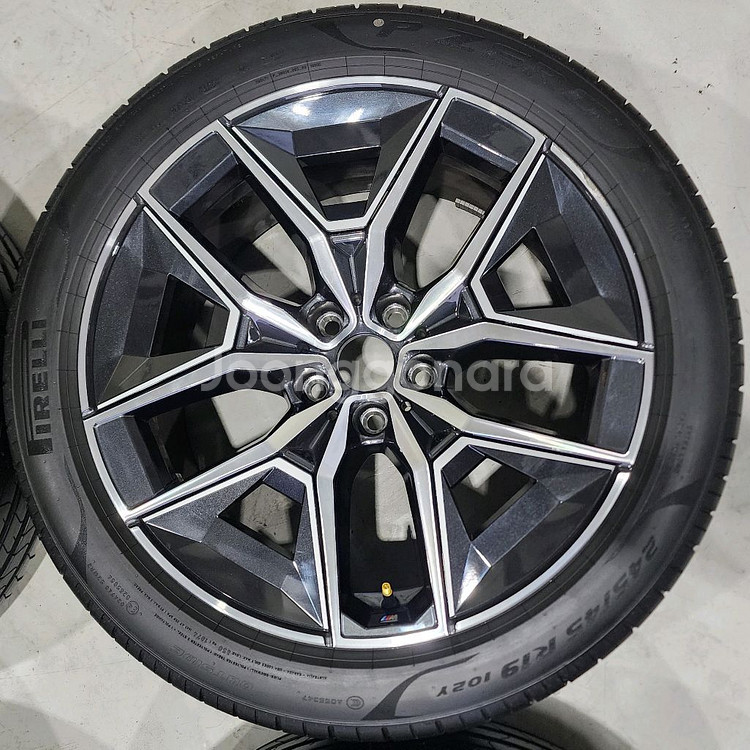 BMW G60 936m 5시리즈 19인치 휠타이어--2