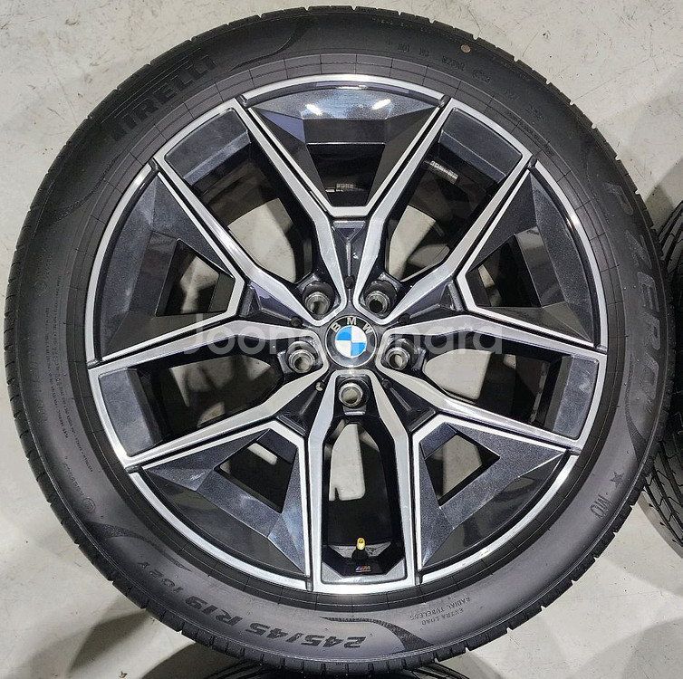 BMW G60 936m 5시리즈 19인치 휠타이어--1