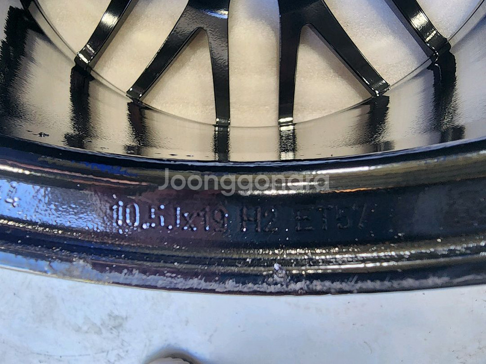 벤츠 정품C63 AMG쿠페 퍼포먼스 19인치 휠(리어)--2