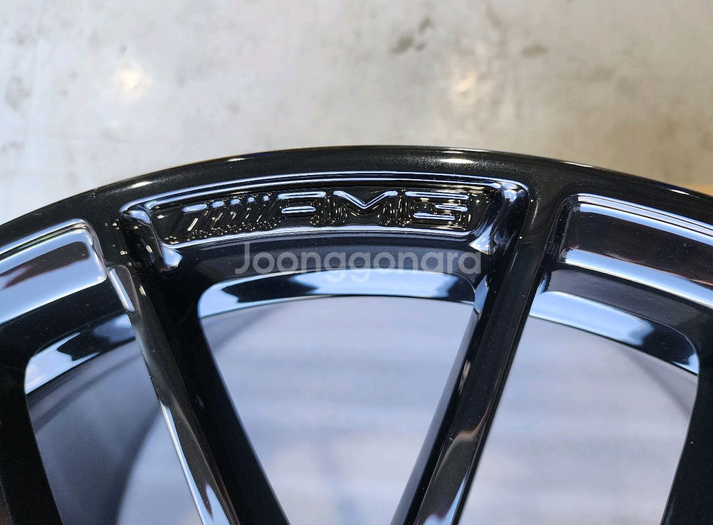 벤츠 정품C63 AMG쿠페 퍼포먼스 19인치 휠(리어)--1