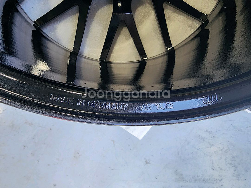 벤츠 정품C63 AMG쿠페 퍼포먼스 19인치 휠(리어)--3