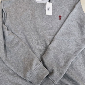 아미 스몰 자수 하트 맨투맨