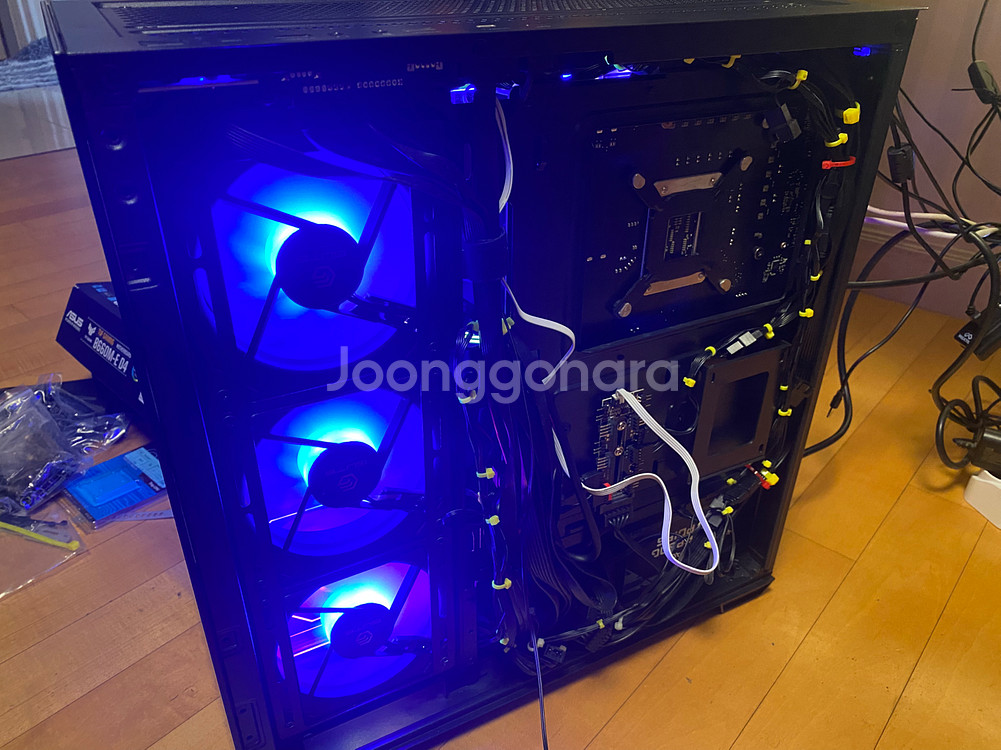 4070TI SUPER, 13600KF 본체--1