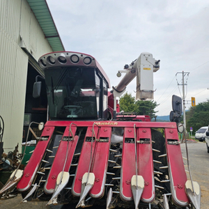 얀마 yh7115 콤바인 이미지