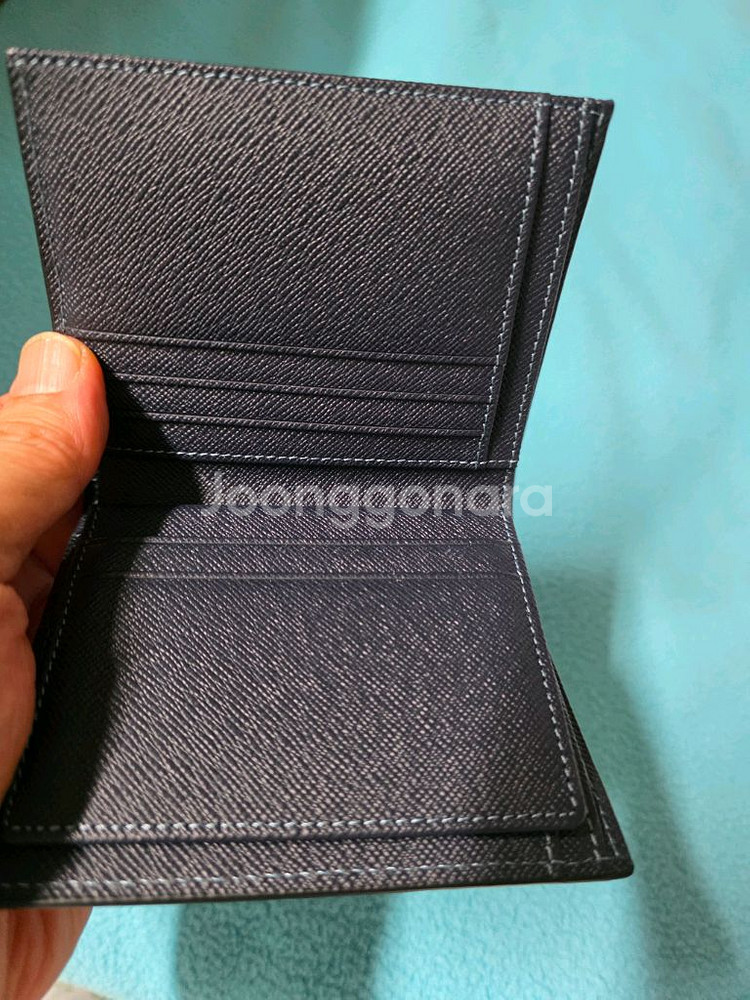 닥스 사피아노 네이비 체크 로고 장식 남성 중지갑--2