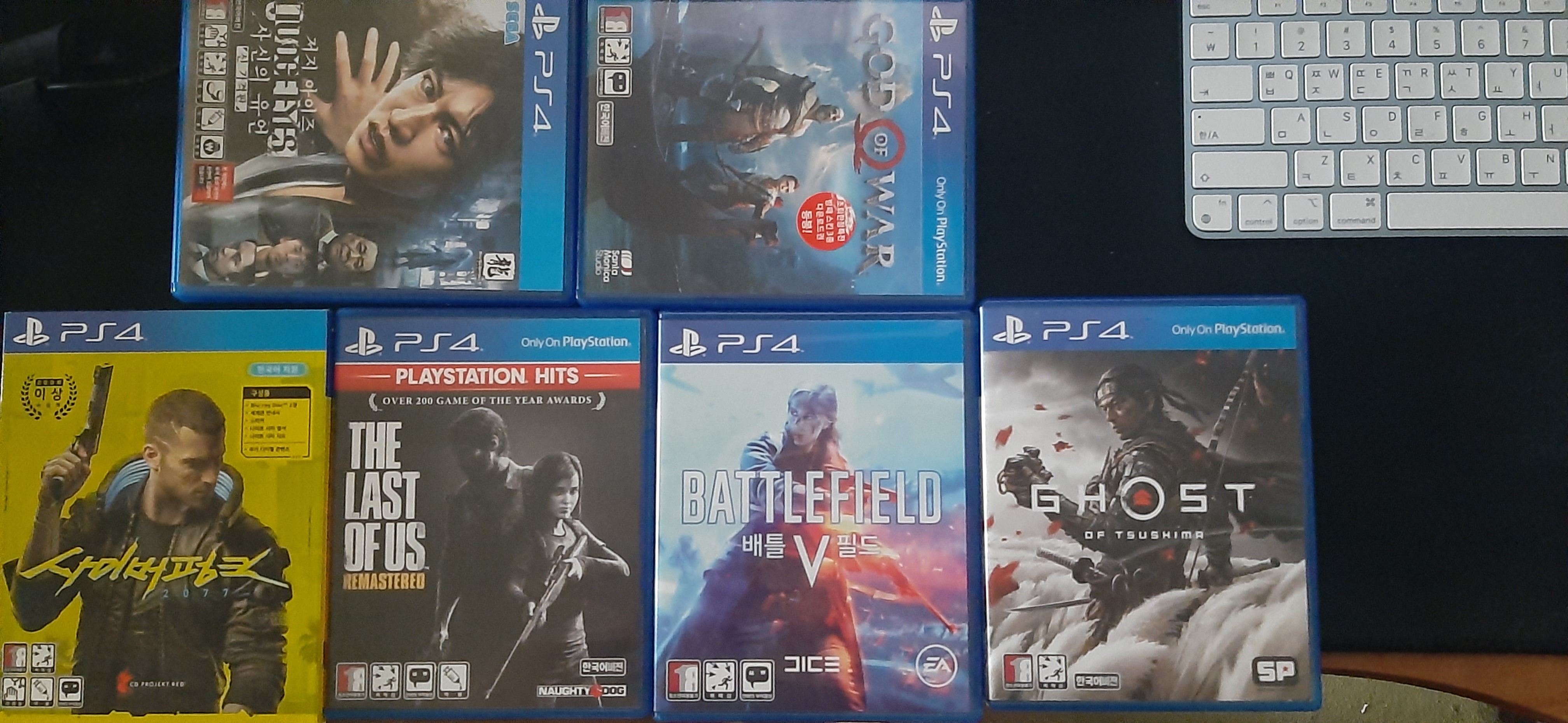 ps4 pro 1TB 갓오브워 리미티드 에디션 팝니다.--2