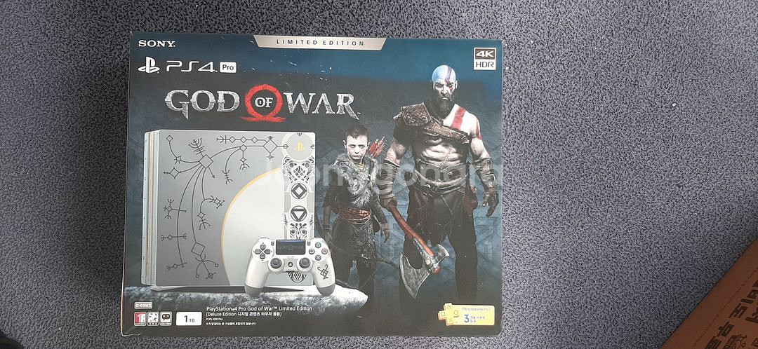 ps4 pro 1TB 갓오브워 리미티드 에디션 팝니다.--0