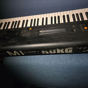 Korg M1 이미지