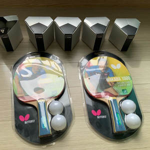 버터플라이 와카바 1000 탁구채, 탁구공