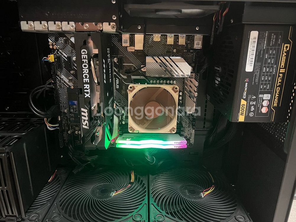 5800x3d rtx5060 게이밍 완본체 판매합니다--3