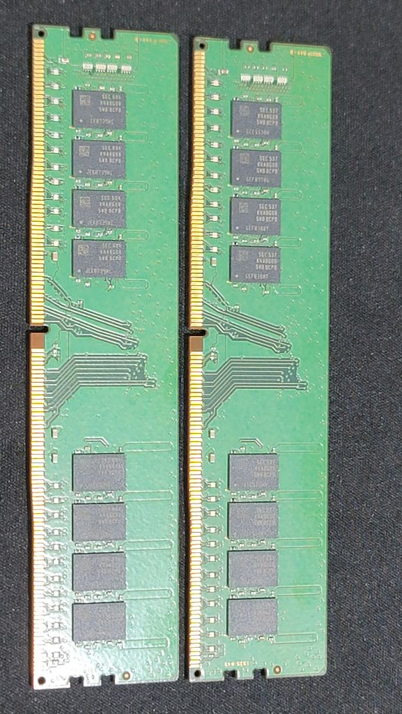 삼성 DDR4 2132 B다이 16G 2장,8G 2장--1