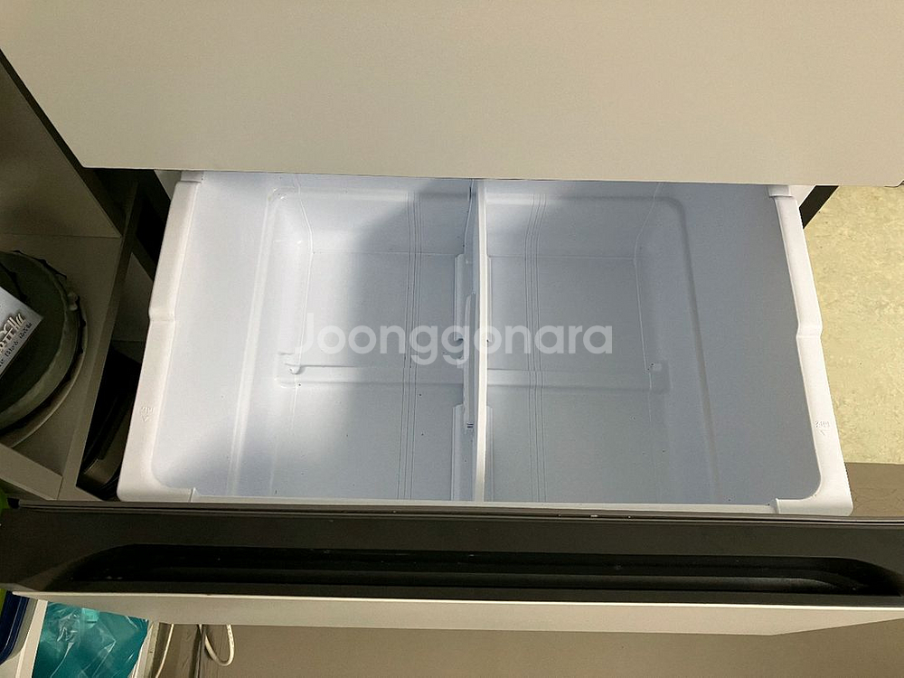 삼성전자 김치냉장고 RQ33C74C1AP 313L--3