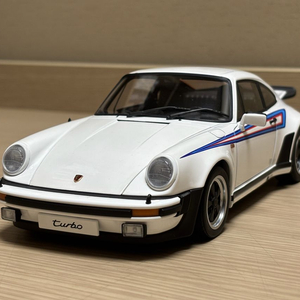 1/18 오토아트 포르쉐 930 터보 다이캐스트