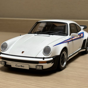1/18 오토아트 포르쉐 930 터보 다이캐스트