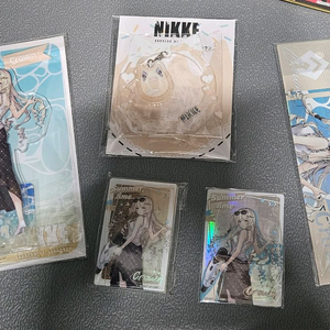 니케 로프트 콜라보 크라운 굿즈 일괄