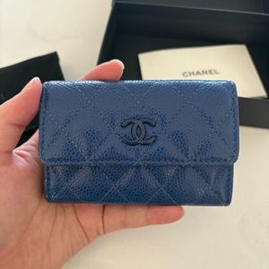 샤넬 클래식 플랩 카드지갑 AP1417 래커드 메탈