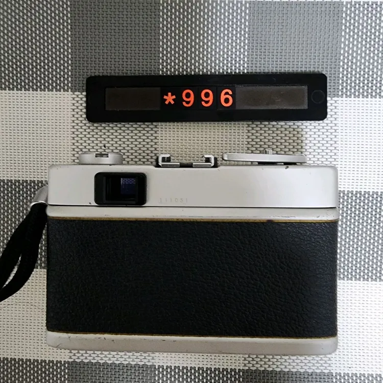 코니카 C 35 E&L 필름카메라 실버바디 이미지