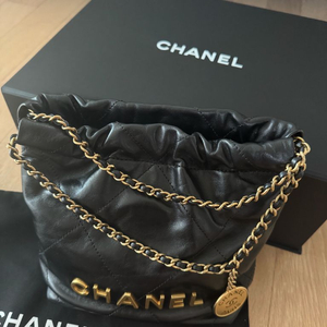 샤넬 22백 팝니다.