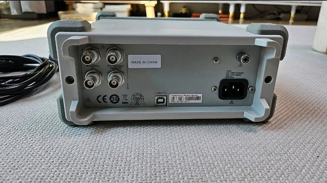 SIGLENT SDG1010 신호 발생기--1