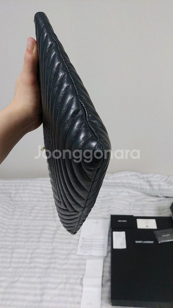 급쳐 입생로랑 클러치 정품 백화점판 싸게팔아요--5