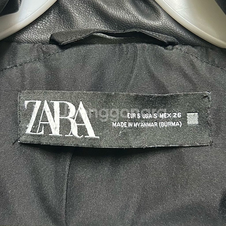 [여자 90 (S)]ZARA 블랙 인조가죽 패딩점퍼--3