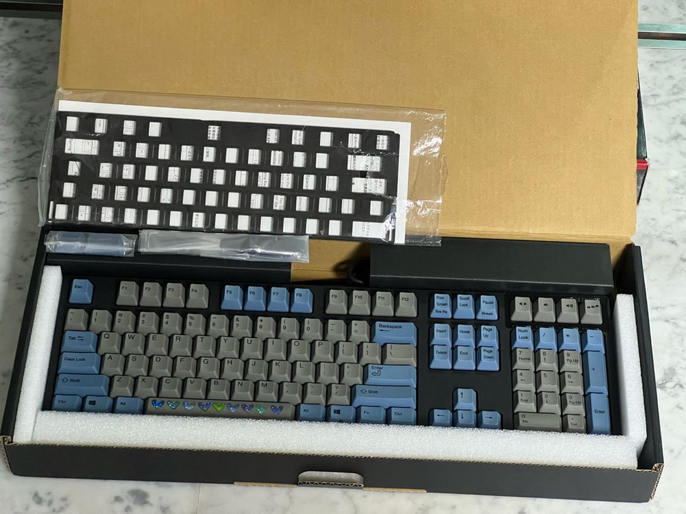 리얼포스 R2 저소음 APC 균등 45g 이미지