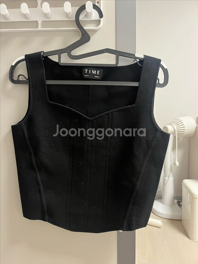 타임 하트넥 슬리브리스 블랙--0