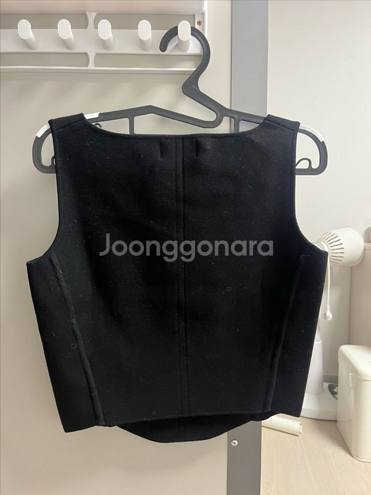 타임 하트넥 슬리브리스 블랙--1