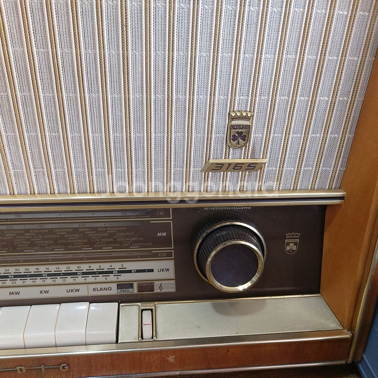 독일 그룬딕 3165타입 진공관 라디오--2