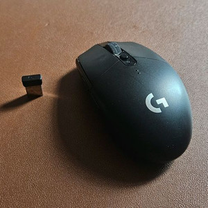 로지텍 G304 무선 게이밍 마우스 판매. 택포.