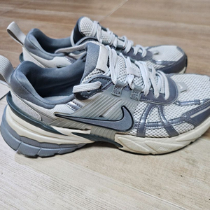 나이키 v2k 255 운동화