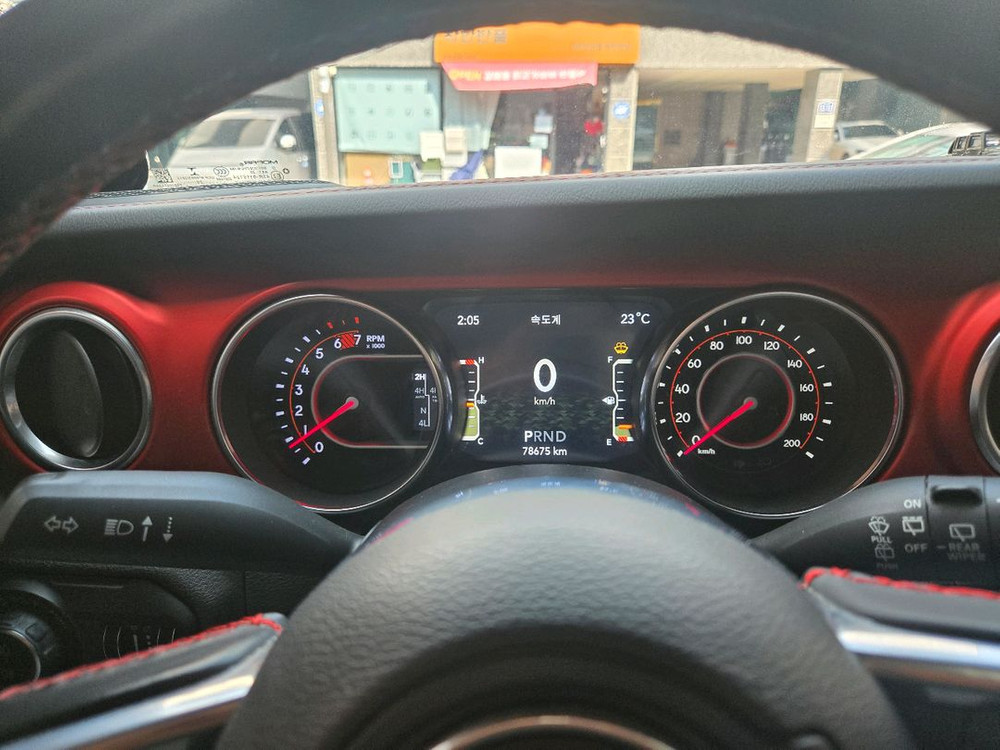 랭글러 JL 4도어 2.0 터보 4WD 루비콘 파워탑 이미지