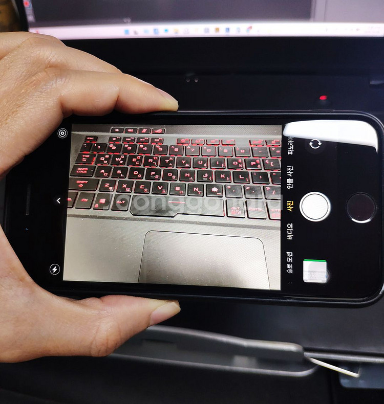 아이폰 SE3 레드--9