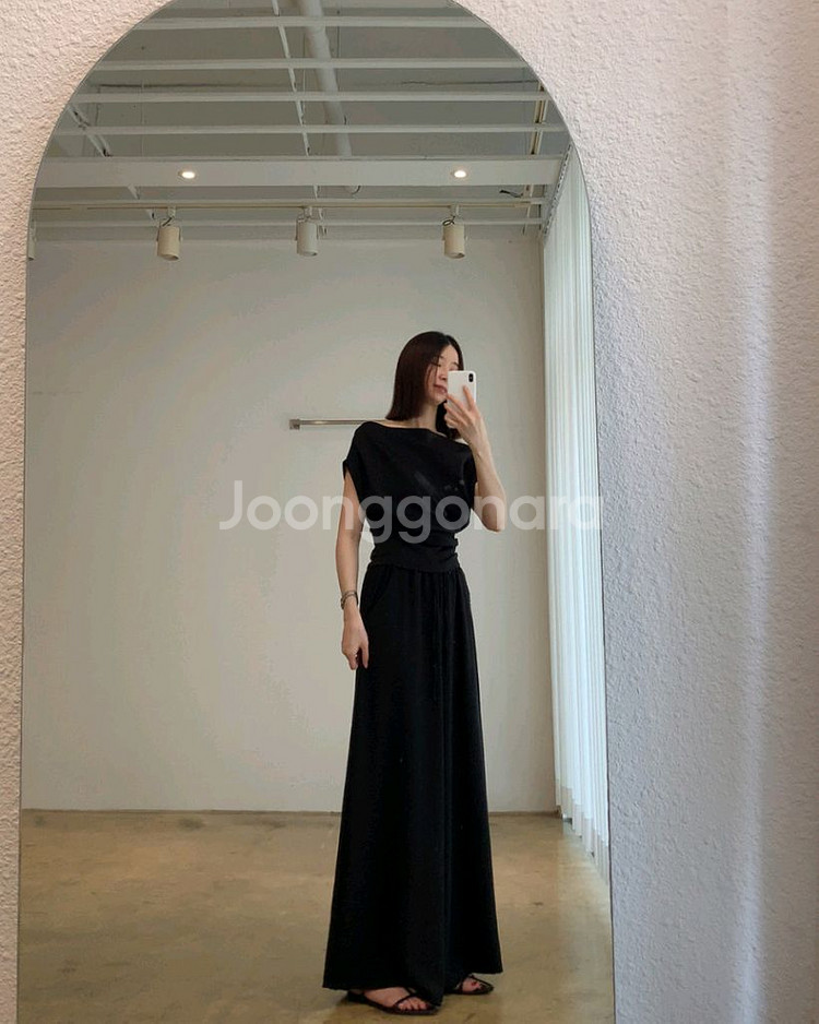 드레이프 원숄더 셔링 반팔 주름 언발 블라우스--0