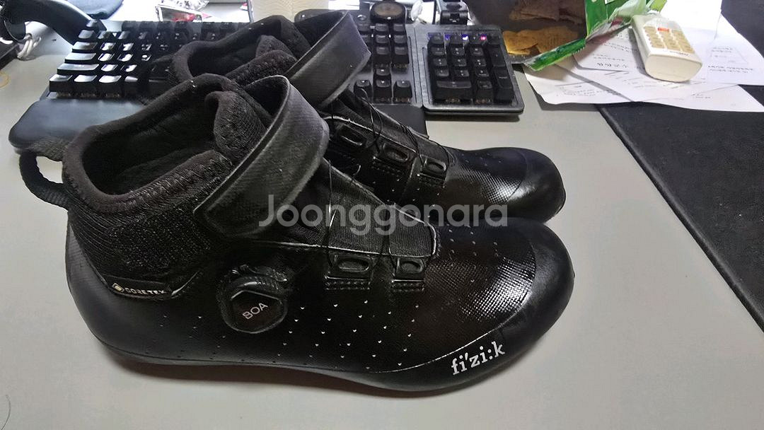 피직 템포 아티카r5 고어텍스 클릿슈즈 40사이즈--1