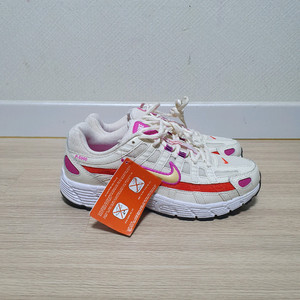 나이키 P6000 ESS 운동화 260