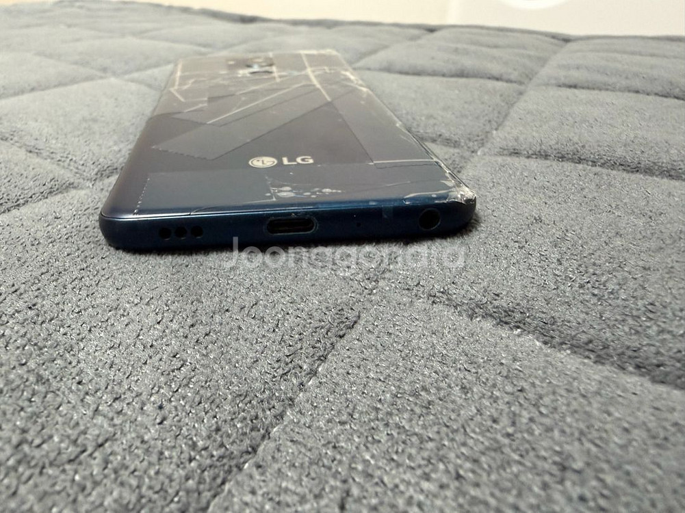 LG Q9 one--3