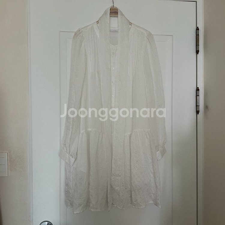 르니나 나오미 핀턱 셔링드레스 원피스 화이트--2