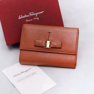 페라가모 금장 바라리본 사피아노 레더 아코디언 지갑