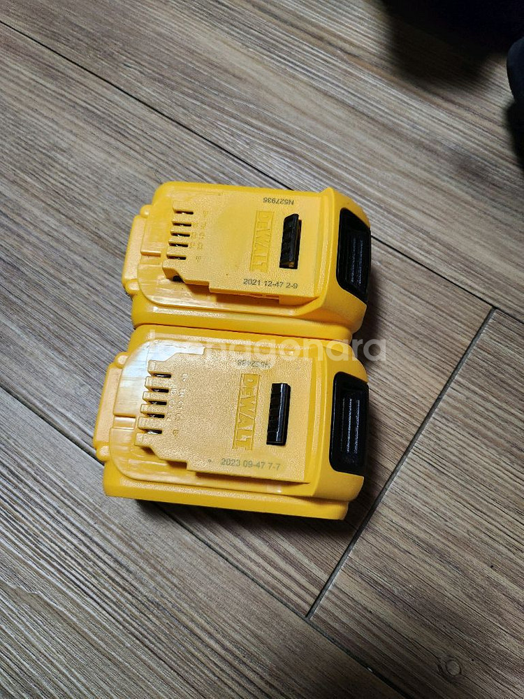 디월트dcd708 드릴셋트--2