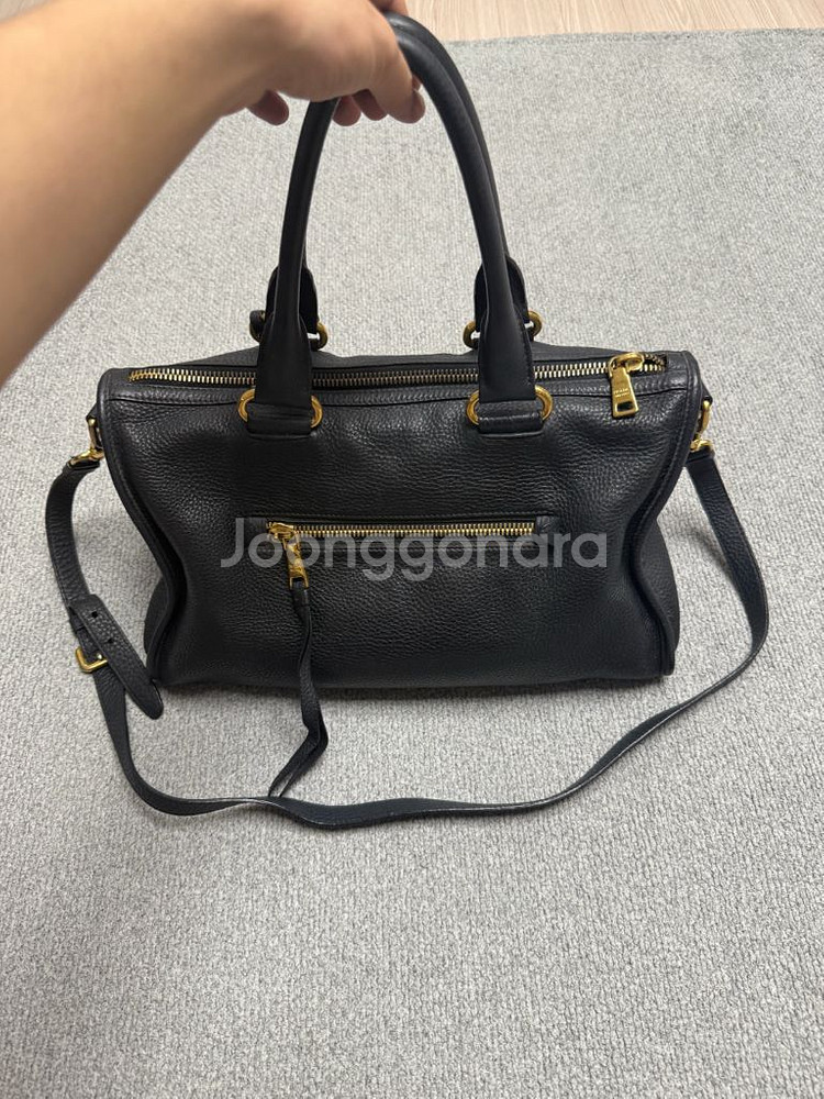 프라다 레더 토트백(정품)--1