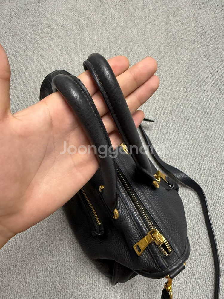 프라다 레더 토트백(정품)--2