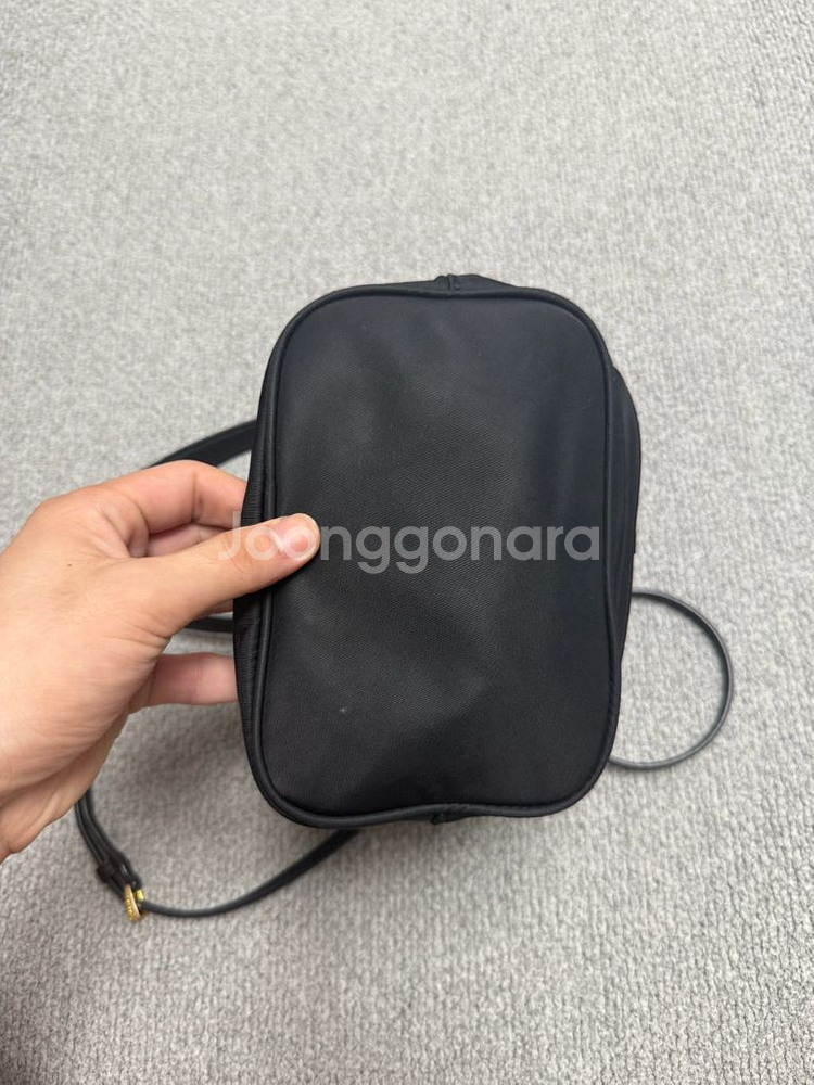 프라다 리나일론 버킷백(정품)--2