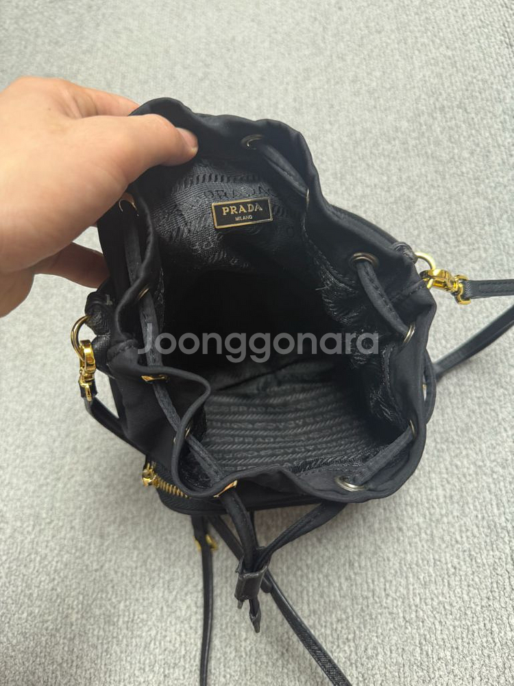 프라다 리나일론 버킷백(정품)--3