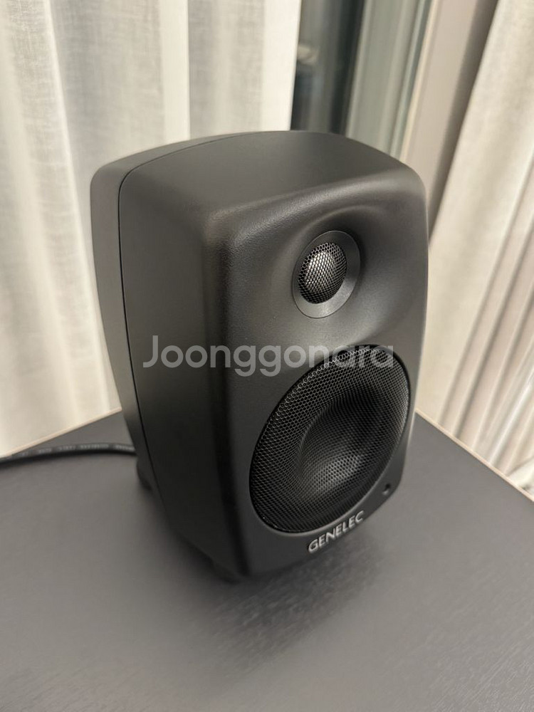 제네렉 G2 스피커 1조--1